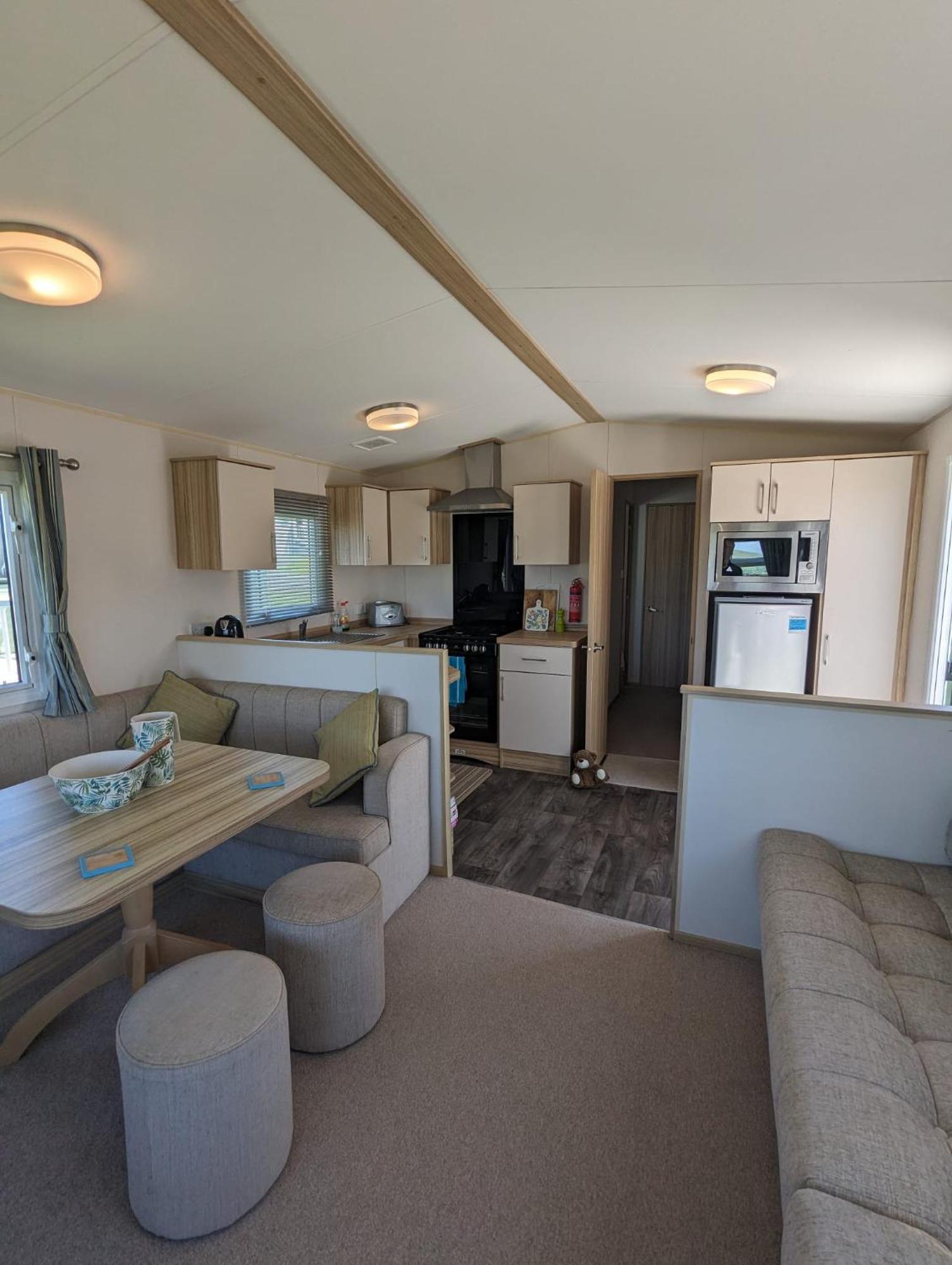 Lovely Bright Modern Caravan Swanage On Peaceful And Tranquil Holiday Park Eksteriør billede