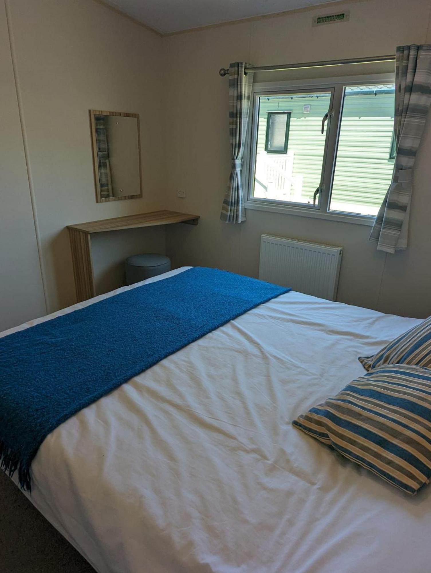 Lovely Bright Modern Caravan Swanage On Peaceful And Tranquil Holiday Park Eksteriør billede
