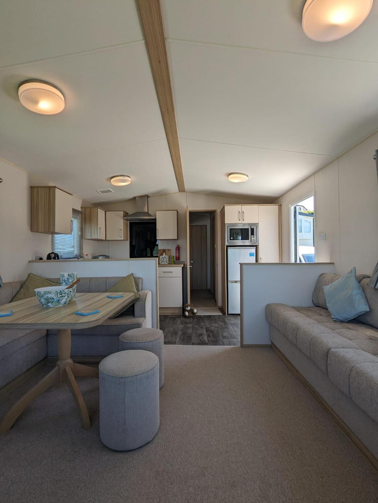 Lovely Bright Modern Caravan Swanage On Peaceful And Tranquil Holiday Park Eksteriør billede